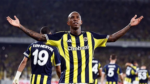 Sambacıdan Şampiyonluk Yemini: Anderson Talisca Fenerbahçe’deki İlk Yılını Kutladı!