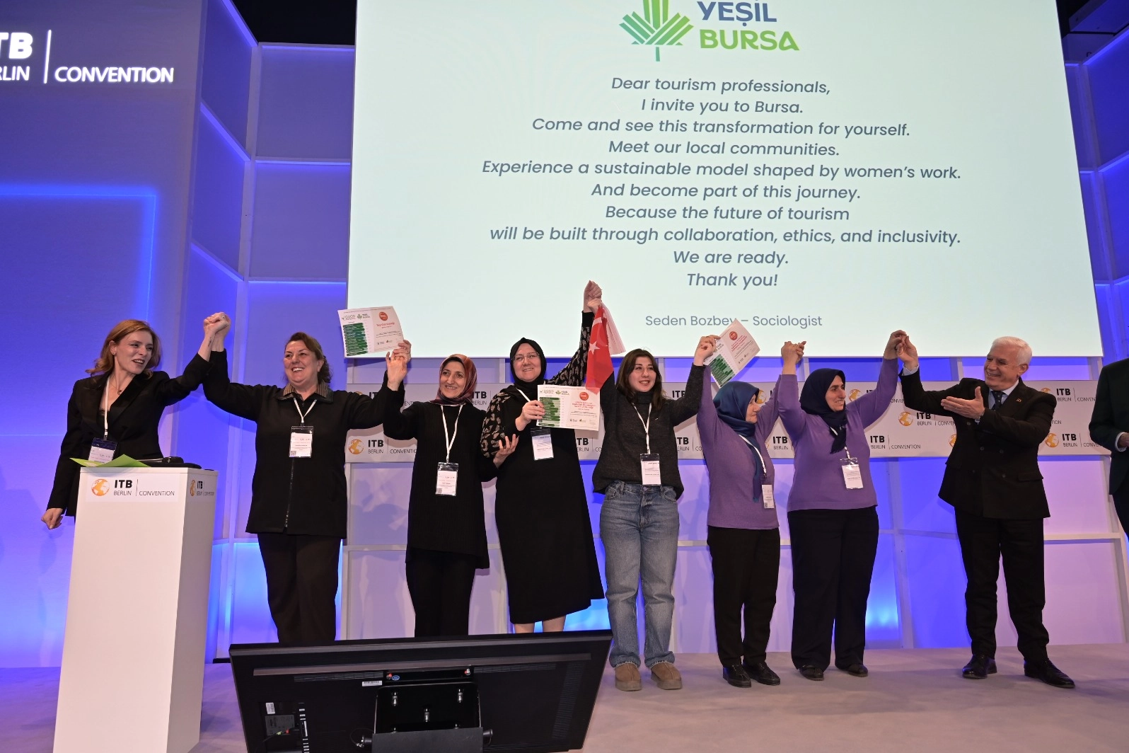 Bursalı kadınlar dünya sahnesinde... Bursa, dünyaya tanıtıldı