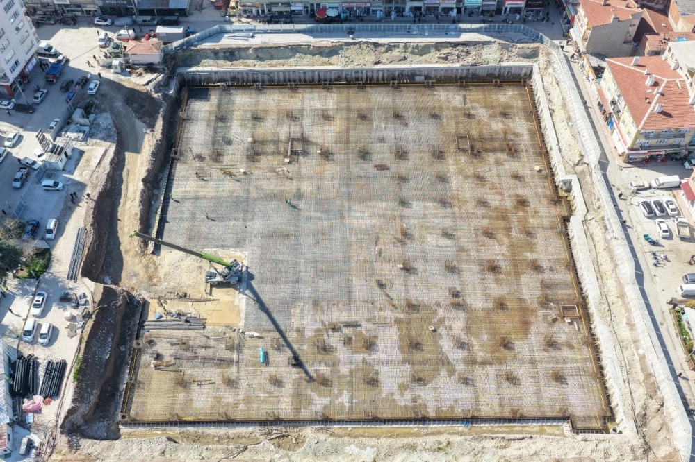 Eskişehir’de Kurtuluş Kapalı Pazar Yeri’nde çalışmalar hızla ilerliyor
