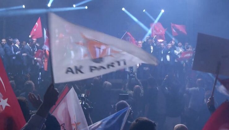 AK Parti Bursa’dan seçim kutlaması (CANLI)